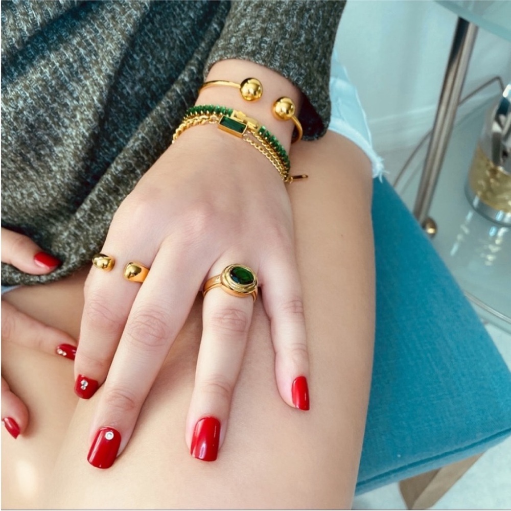 Green Stone Gold-Tone Oval Ring - Picture 3 of 10